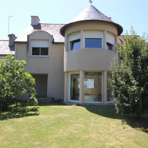photo 1: Magnifique maison à quelques mètres de la plage